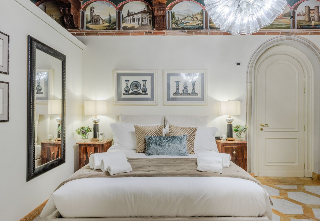 Apartment in Lucca - The Lucca Heritage Retreat, a Spacious Home with Outdoor inside the Walls of Lucca