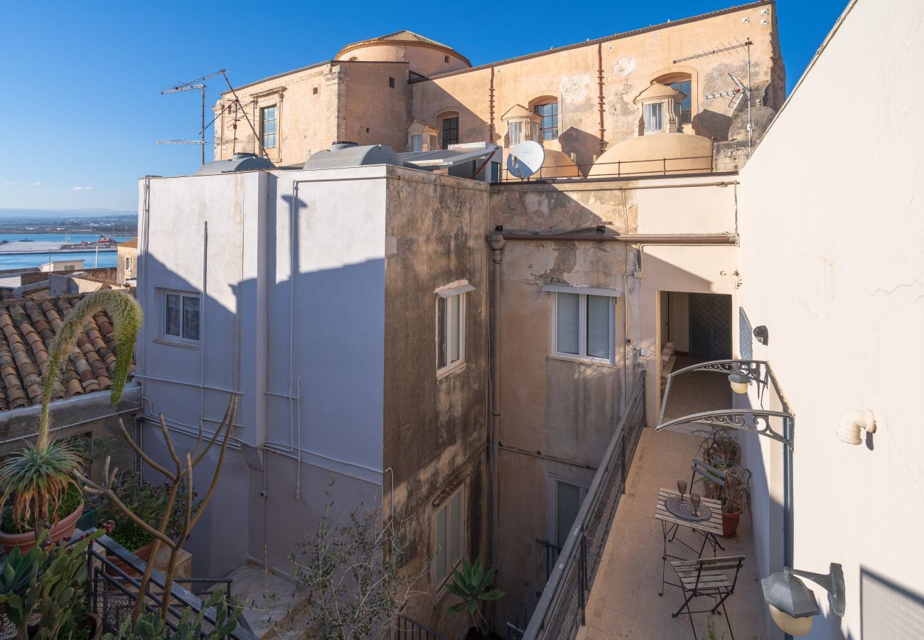 Apartment in Syracuse - writer's house by Dimore in Sicily 