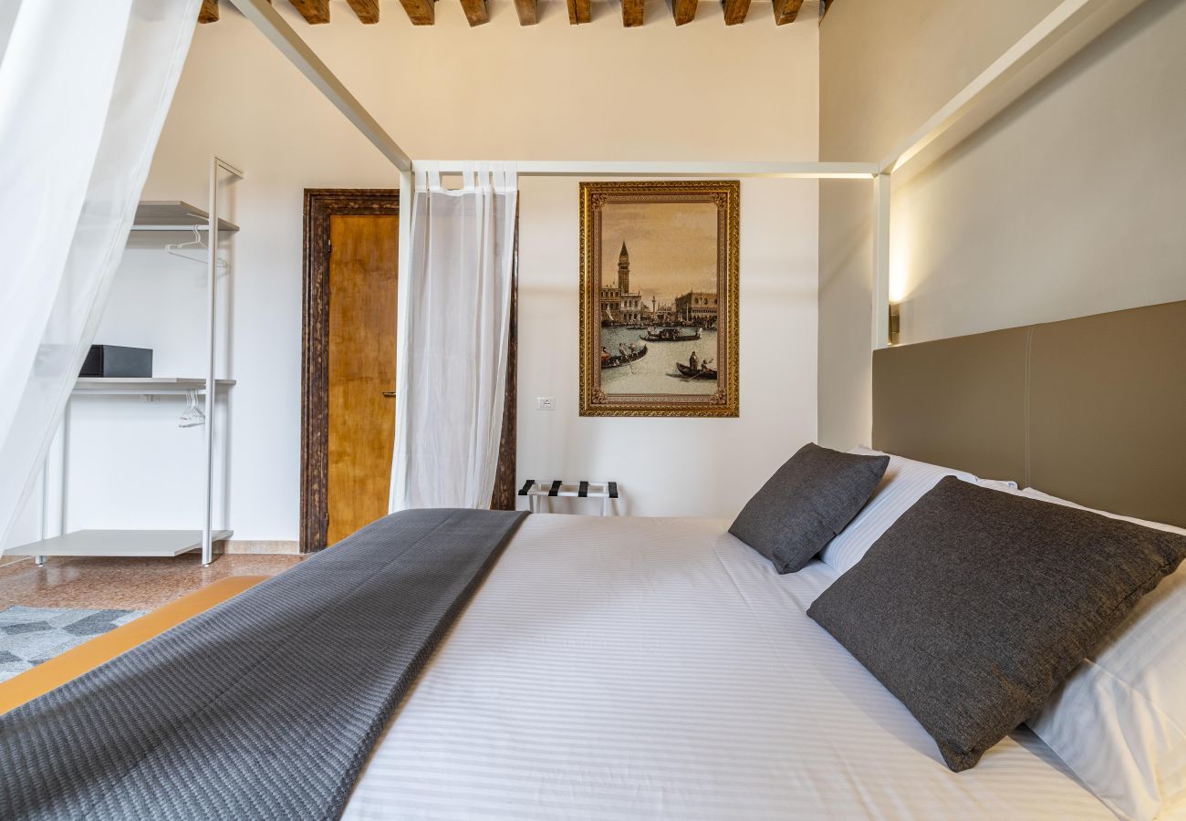 Rent by room in Venice - Vivaldi Suites - The Suite R&R