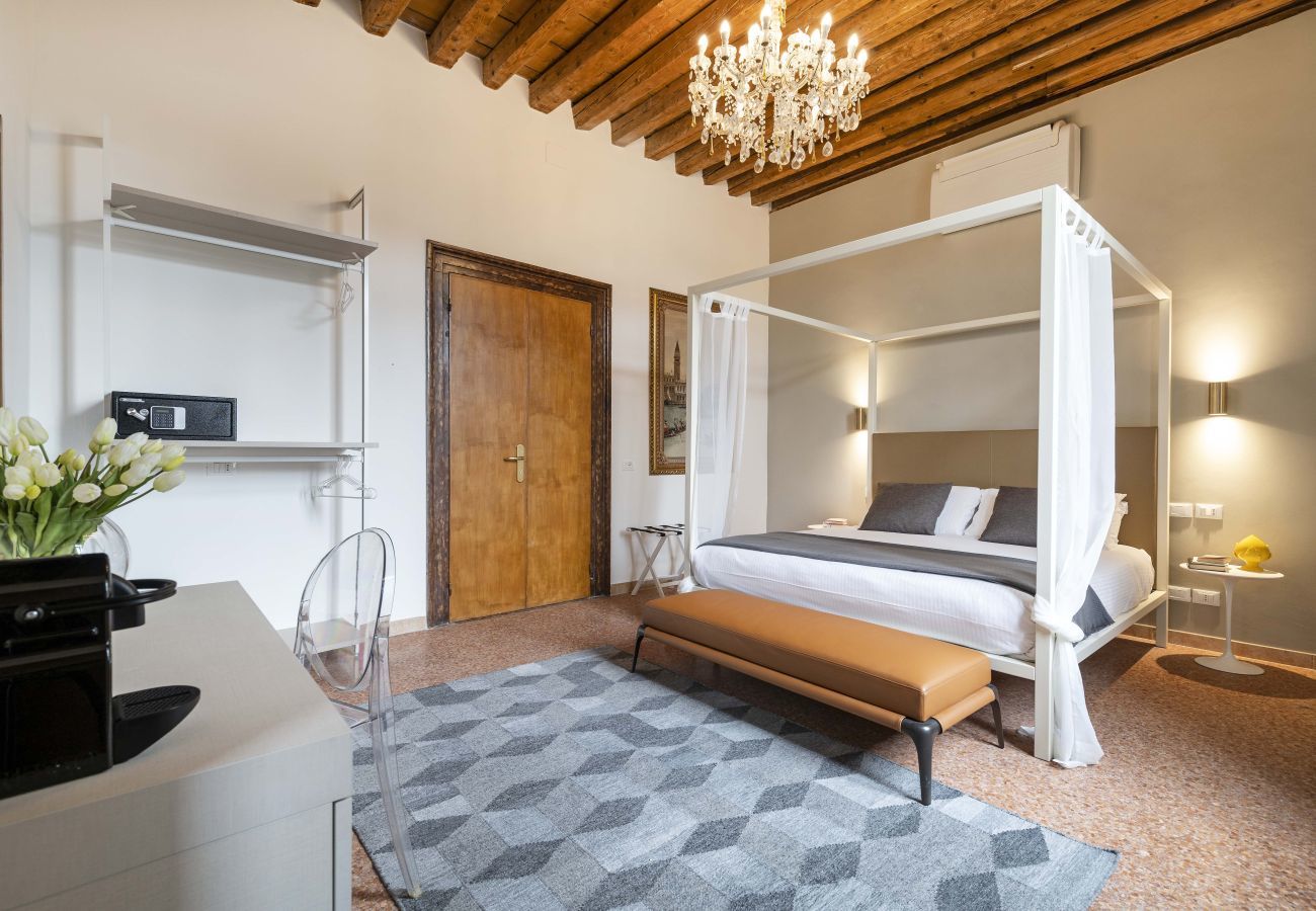 Rent by room in Venice - Vivaldi Suites - The Suite R&R