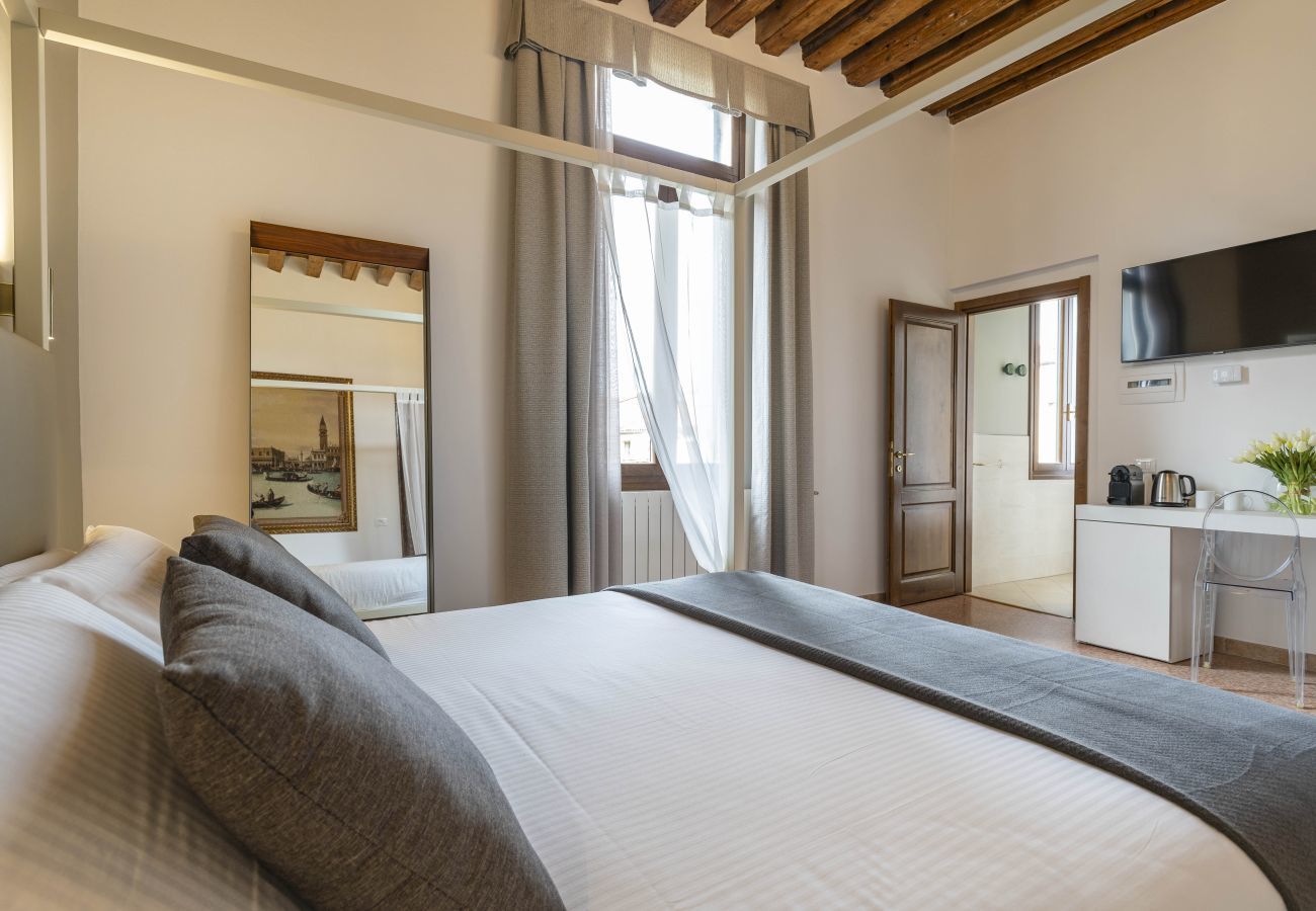 Rent by room in Venice - Vivaldi Suites - The Suite R&R