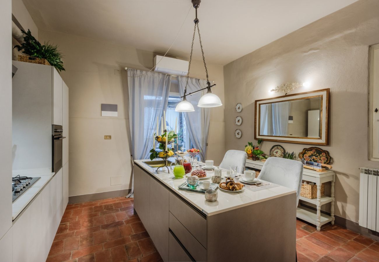 Apartment in Lucca - Casa Celeste 3 Bedrooms Apartment with Terrace Inside Lucca