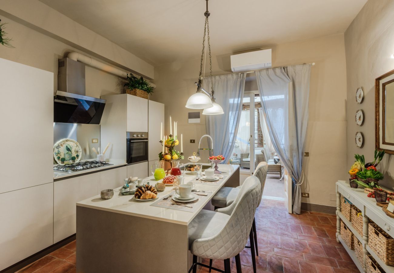 Apartment in Lucca - Casa Celeste 3 Bedrooms Apartment with Terrace Inside Lucca