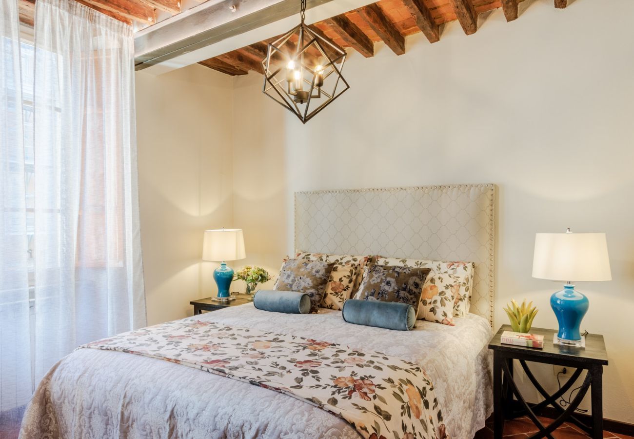 Apartment in Lucca - Casa Genny convenient 1 bedroom apartment inside the walls of Lucca