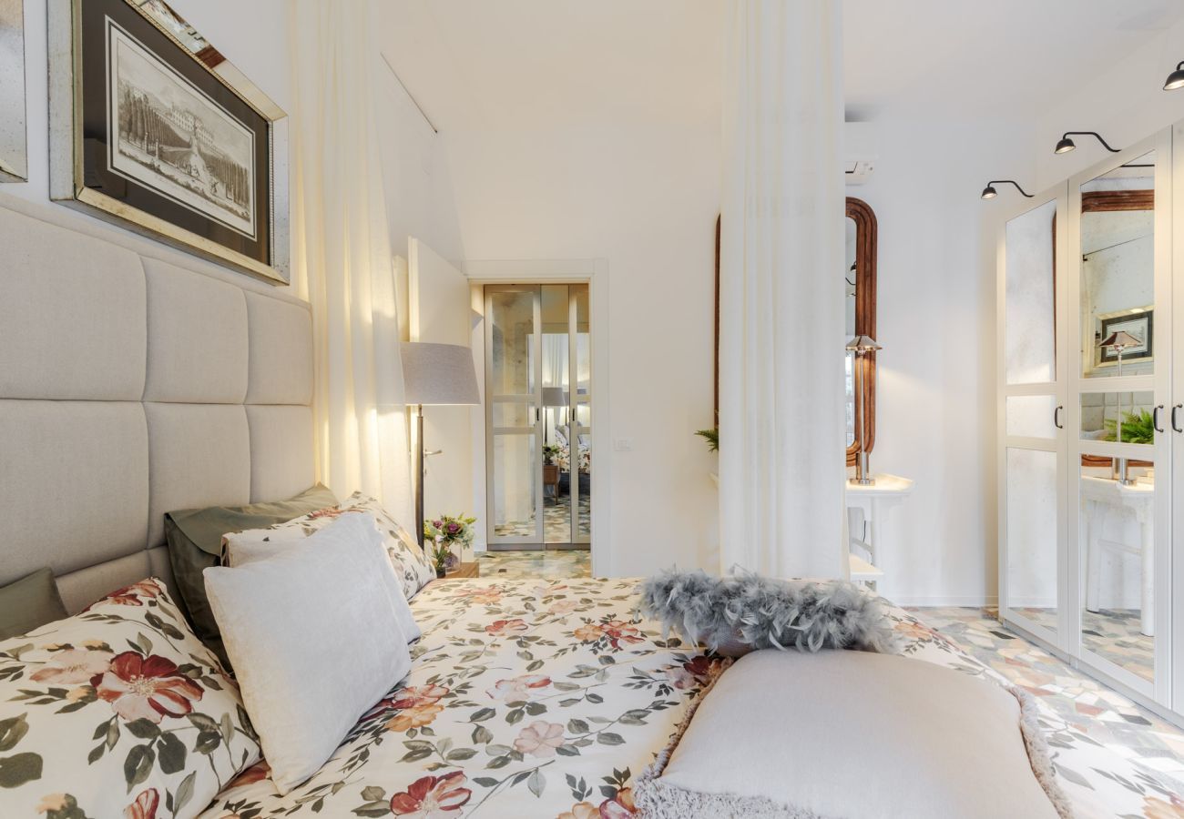 Apartment in Lucca - Luxury Home Private Garden and Jacuzzi inside the Walls of Lucca