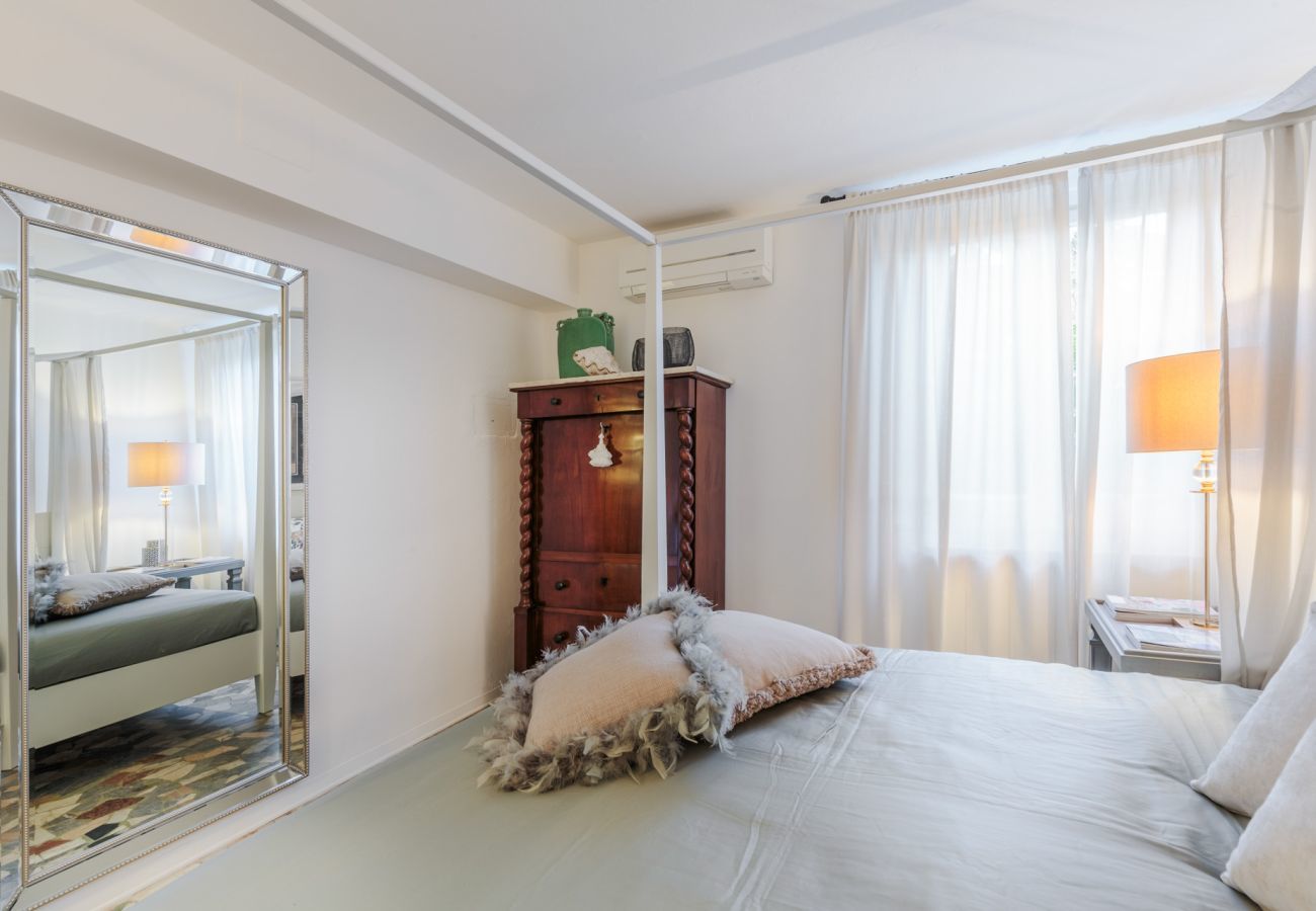 Apartment in Lucca - Luxury Home Private Garden and Jacuzzi inside the Walls of Lucca