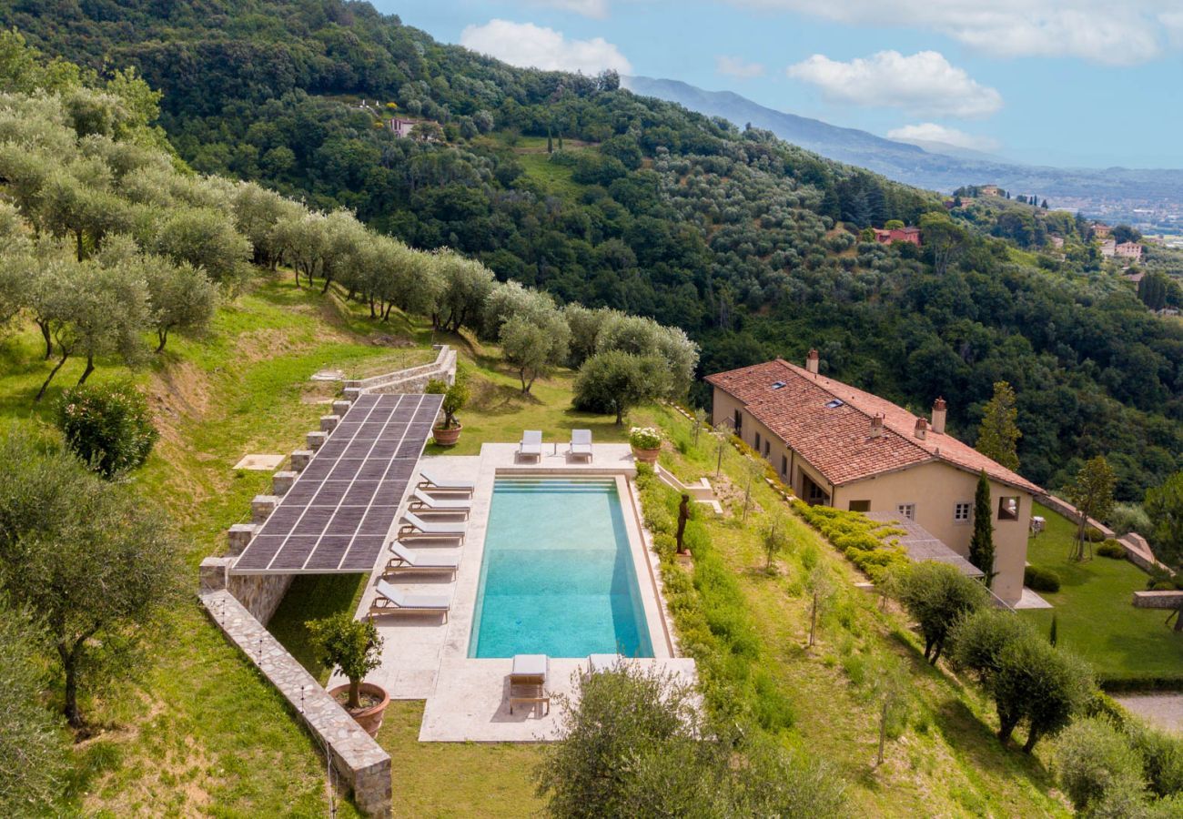 Villa in Lucca - Villa Sunset, Luxury Farmhouse with Infinity Pool and Incredible Views in Lucca