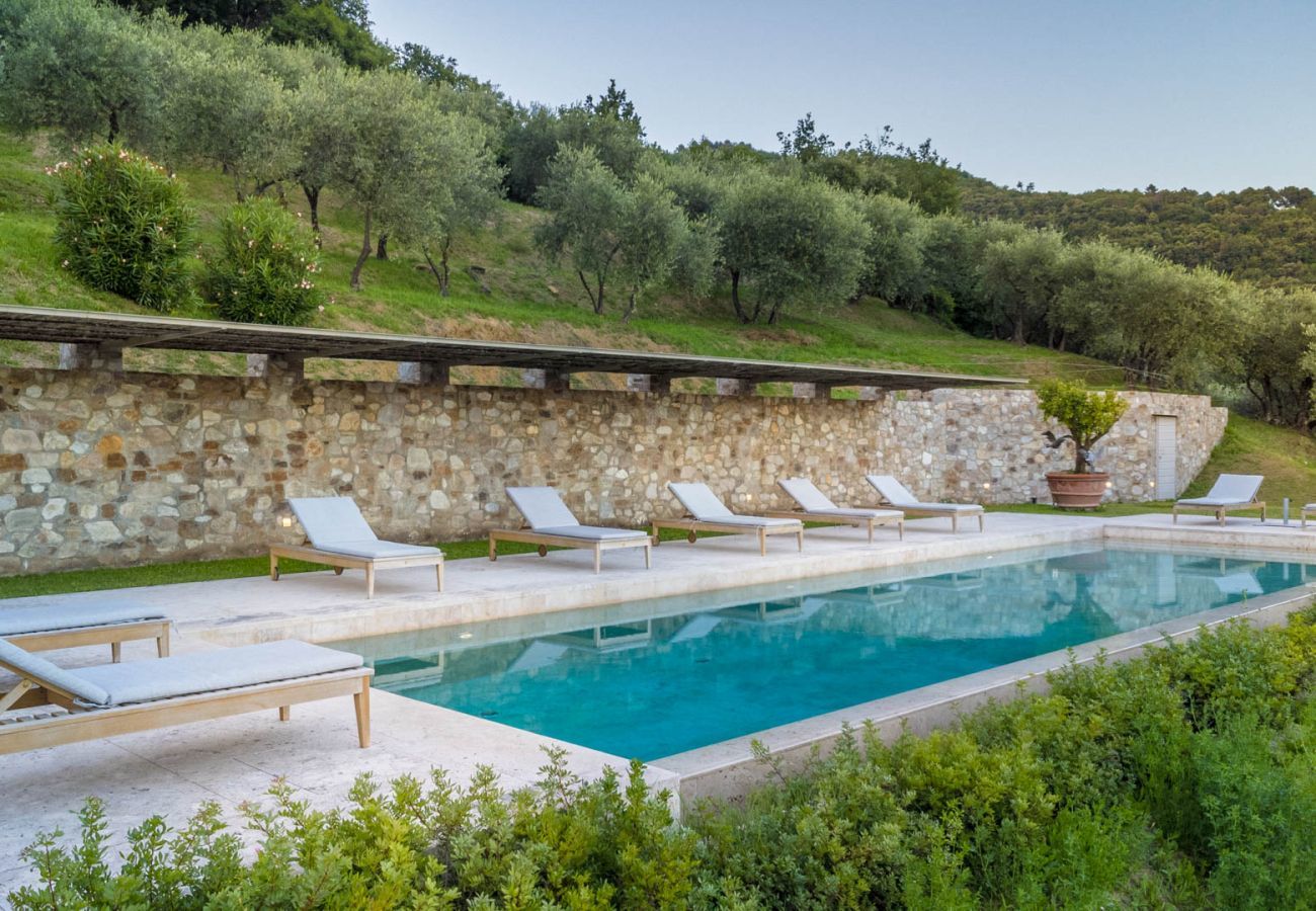 Villa in Lucca - Villa Sunset, Luxury Farmhouse with Infinity Pool and Incredible Views in Lucca