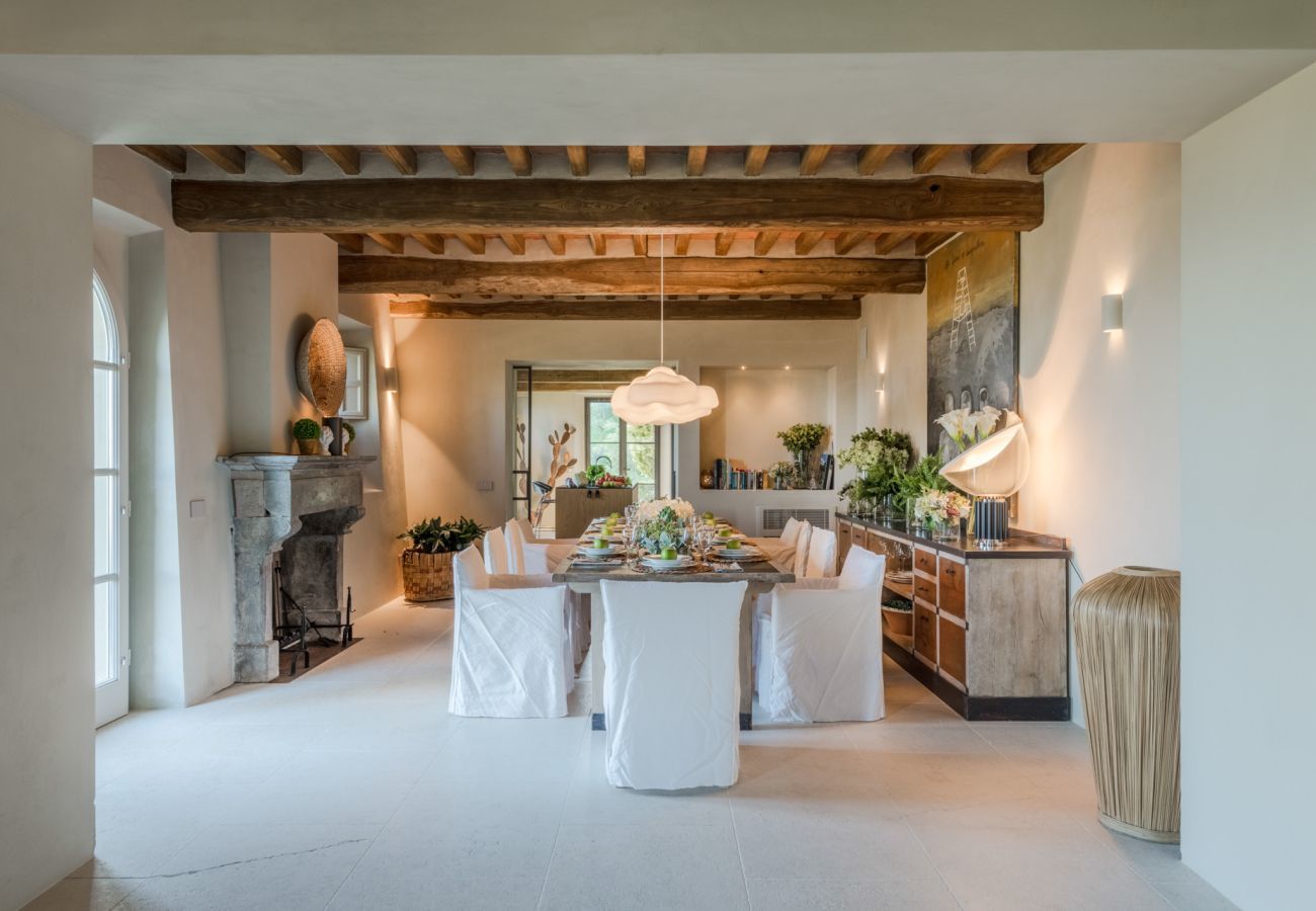 Villa in Lucca - Villa Sunset, Luxury Farmhouse with Infinity Pool and Incredible Views in Lucca