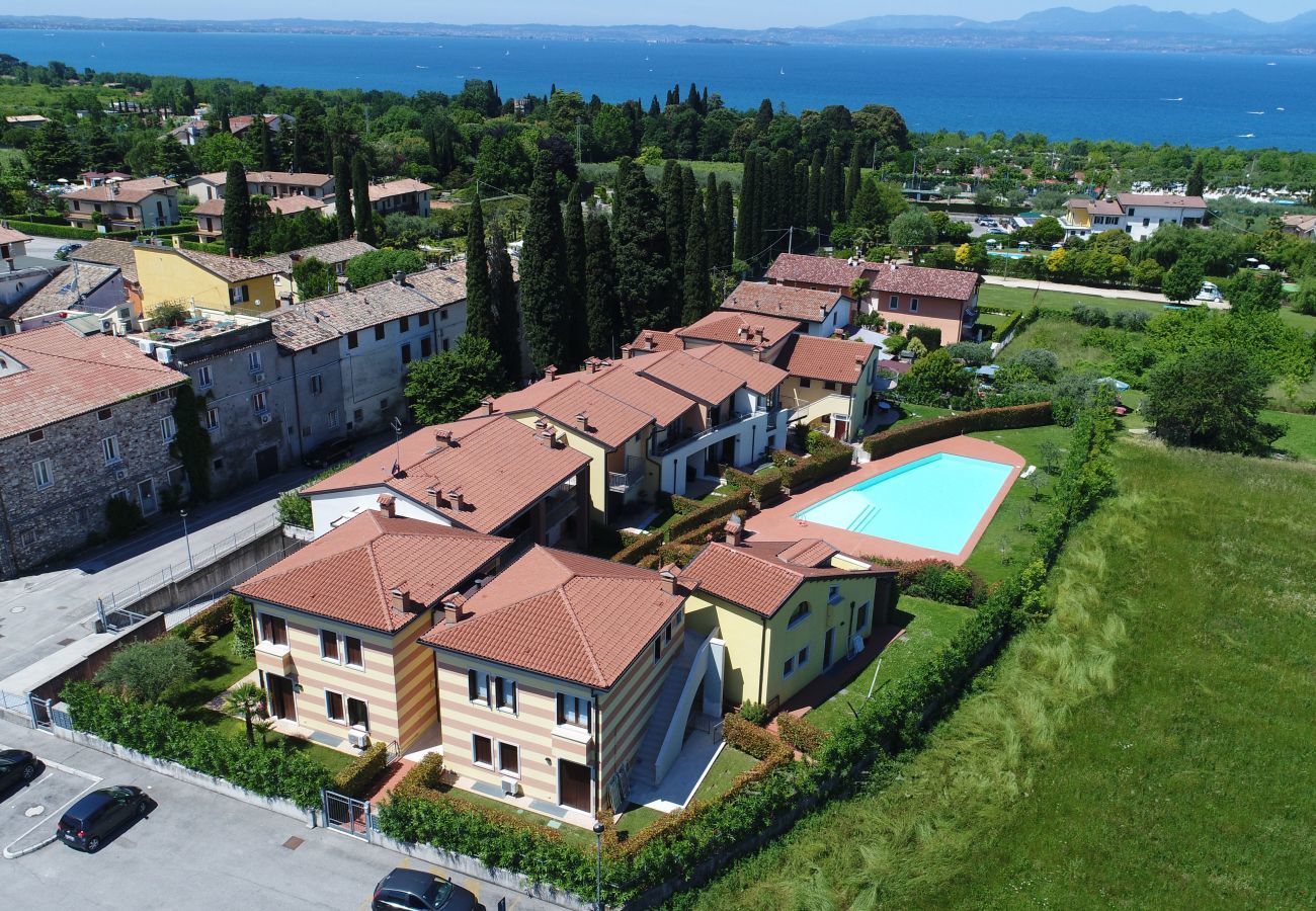 Apartment in Lazise - Regarda - apartment Miralago 2 with pool, lake view, pet friendly