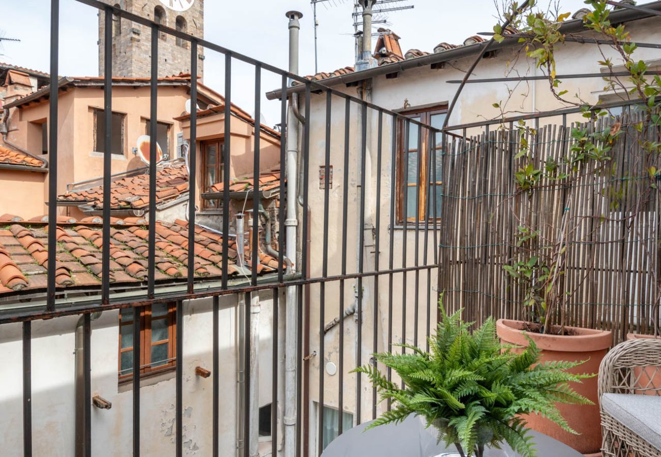 Apartment in Lucca - Panoramic Penthouse with Terrace, 2 bedrooms 2 bathrooms inside the Walls of Lucca