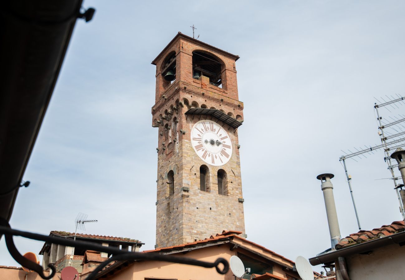 Apartment in Lucca - Panoramic Penthouse with Terrace, 2 bedrooms 2 bathrooms inside the Walls of Lucca