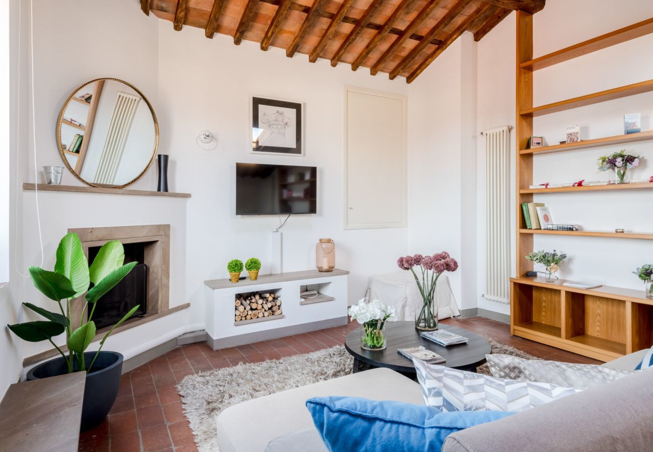 Apartment in Lucca - Modern Panoramic Penthouse with Elevator inside the Walls of Lucca