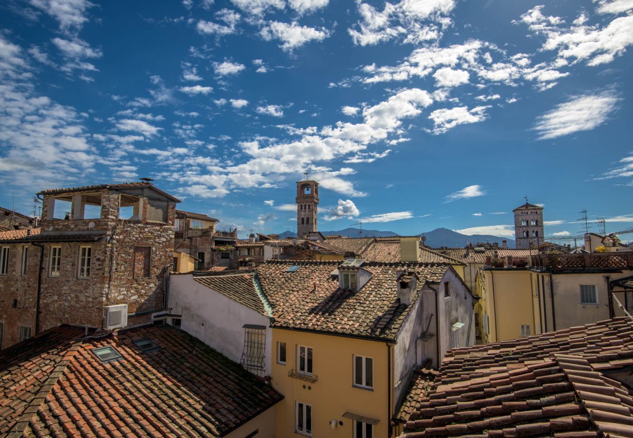 Apartment in Lucca - Modern Panoramic Penthouse with Elevator inside the Walls of Lucca