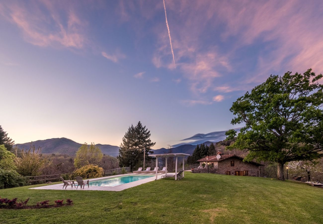 Villa in Pescaglia - Charming Farmhouse with Private Pool and View in Lucca