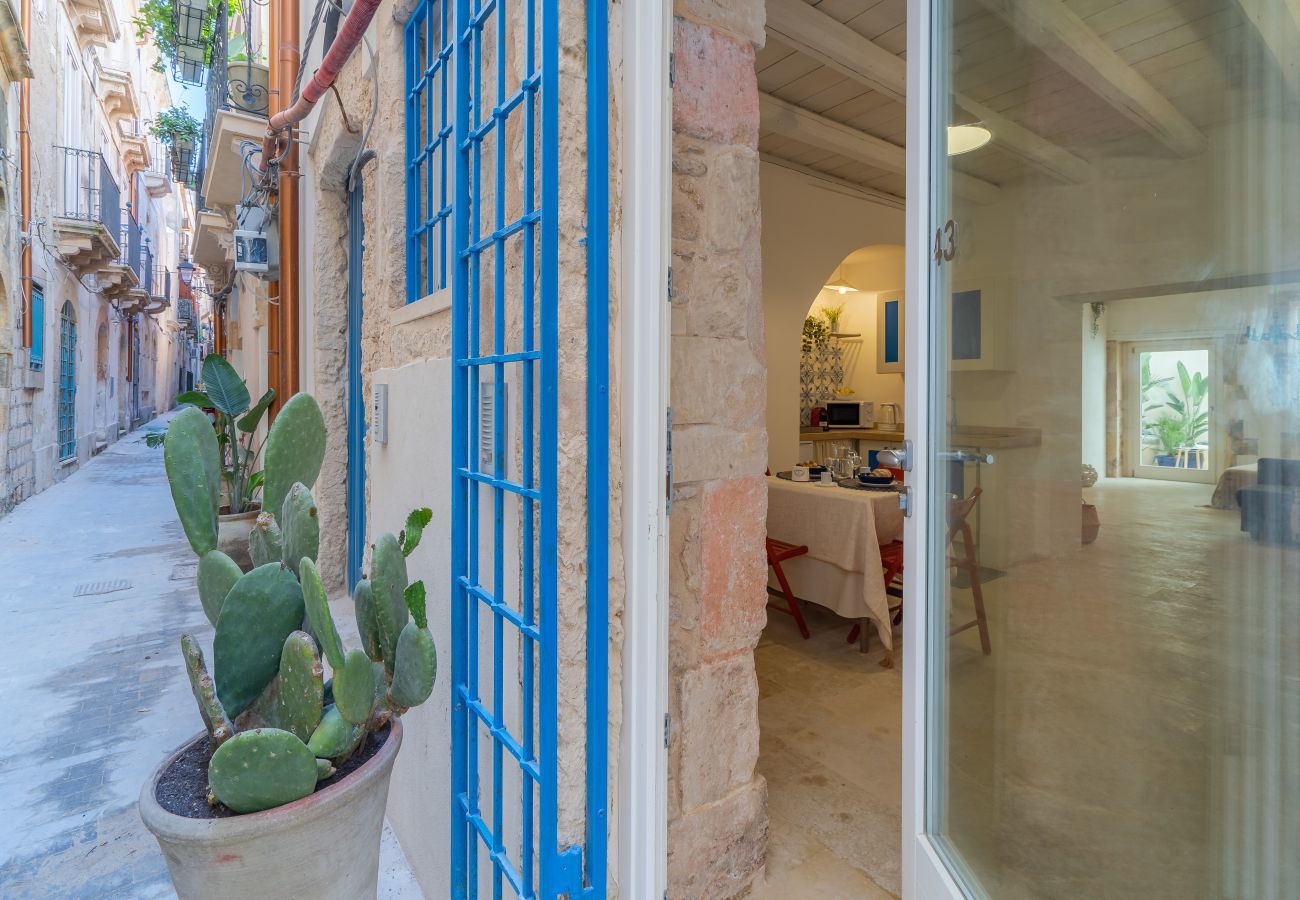 Apartment in Syracuse - Cortile Giudecca by Dimore in Sicily