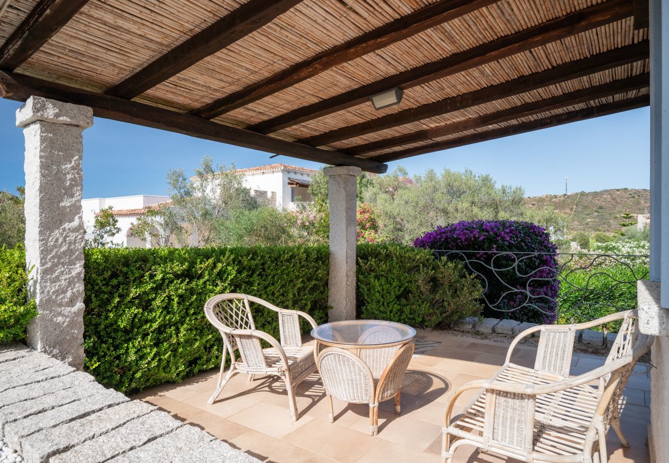 Villa in San Teodoro - Villa Olive - pool retreat near Lu Impostu Beach 