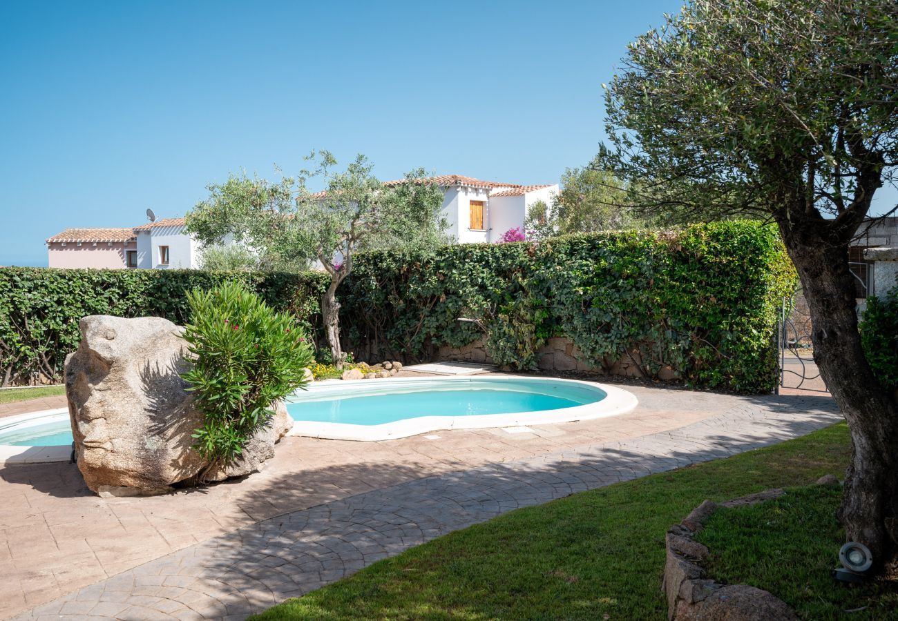 Villa in San Teodoro - Villa Olive - pool retreat near Lu Impostu Beach 