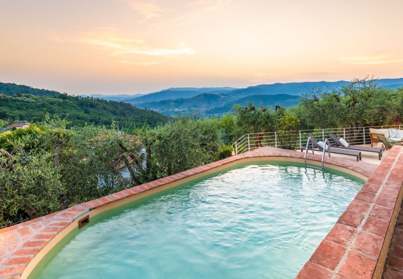 Villa in Monsummano Terme - Panoramic Farmhouse with Pool and Amazing Views