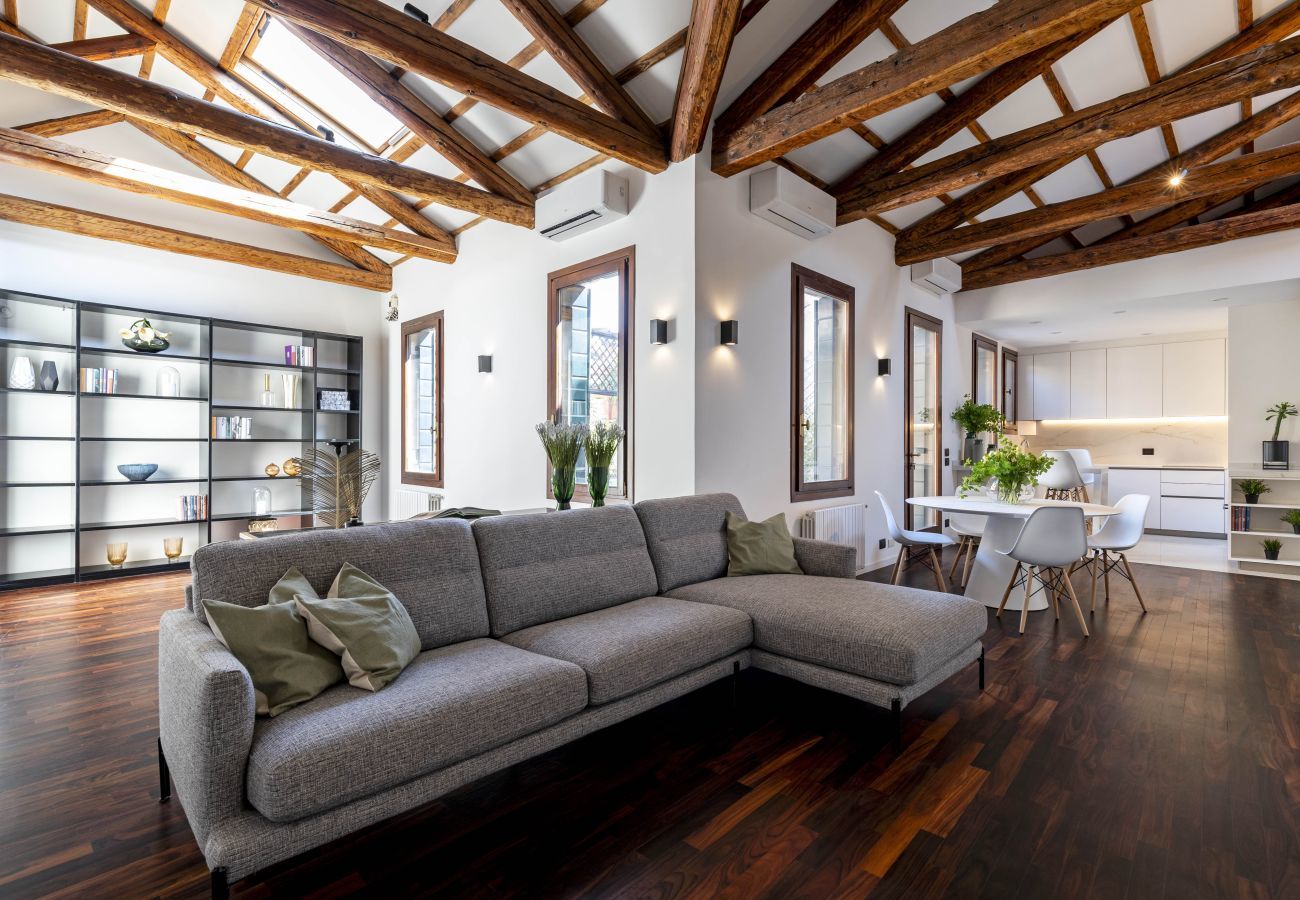 Apartment in Venice - San Barnaba Apartment with Terrace R&R 