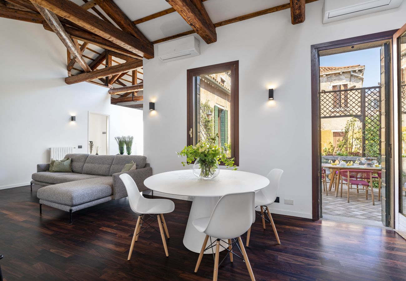 Apartment in Venice - San Barnaba Apartment with Terrace R&R 