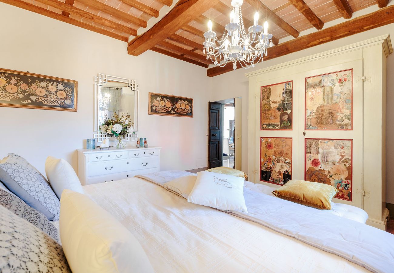 Villa à Lucques - RENAISSANCE WINERY VILLA AMONG THE VINEYARDS, 9 BEDROOMS, 7 BATHS, WIFI, AIR CON