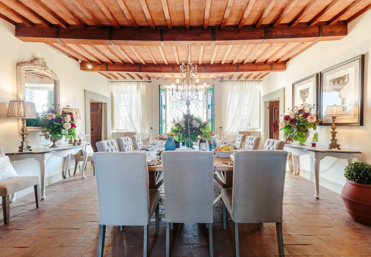 Villa à Lucques - RENAISSANCE WINERY VILLA AMONG THE VINEYARDS, 9 BEDROOMS, 7 BATHS, WIFI, AIR CON