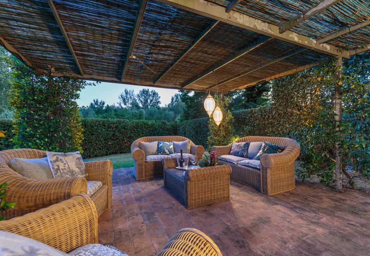 Villa à Lucques - RENAISSANCE WINERY VILLA AMONG THE VINEYARDS, 9 BEDROOMS, 7 BATHS, WIFI, AIR CON