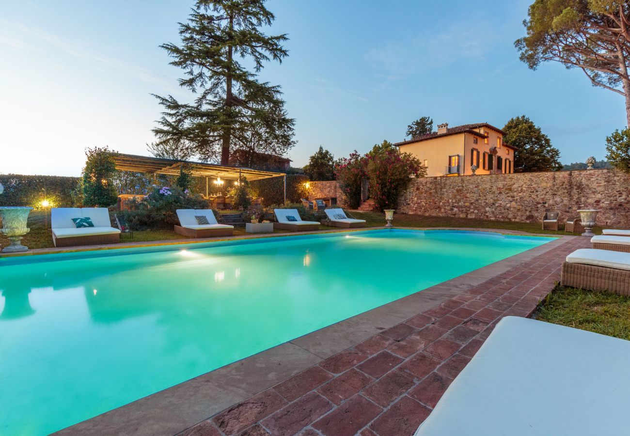 Villa à Lucques - RENAISSANCE WINERY VILLA AMONG THE VINEYARDS, 9 BEDROOMS, 7 BATHS, WIFI, AIR CON