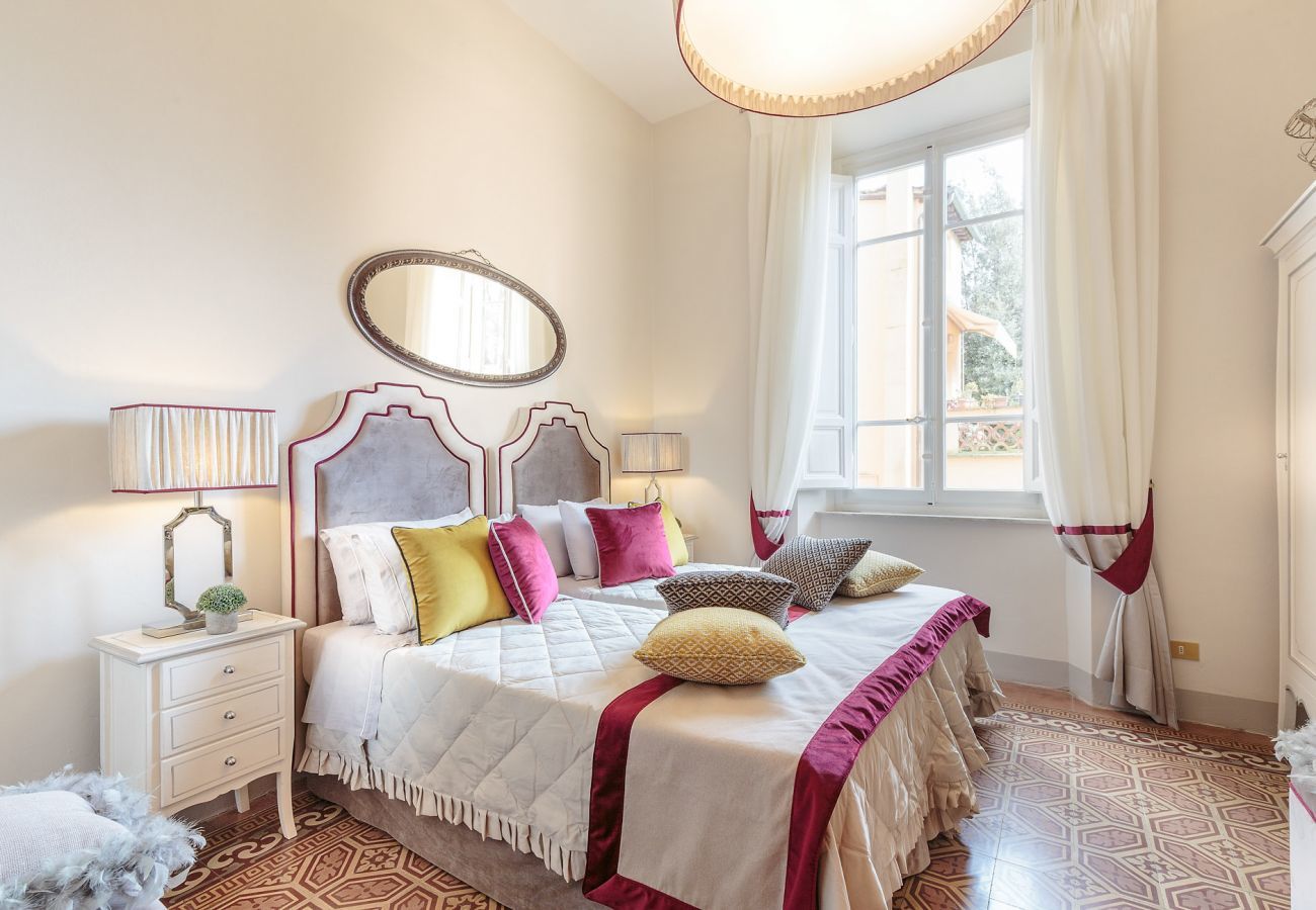 Appartement à Lucques - The Park View 4 Bedrooms Apartment with Terrace and Elevator inside the Walls of Lucca