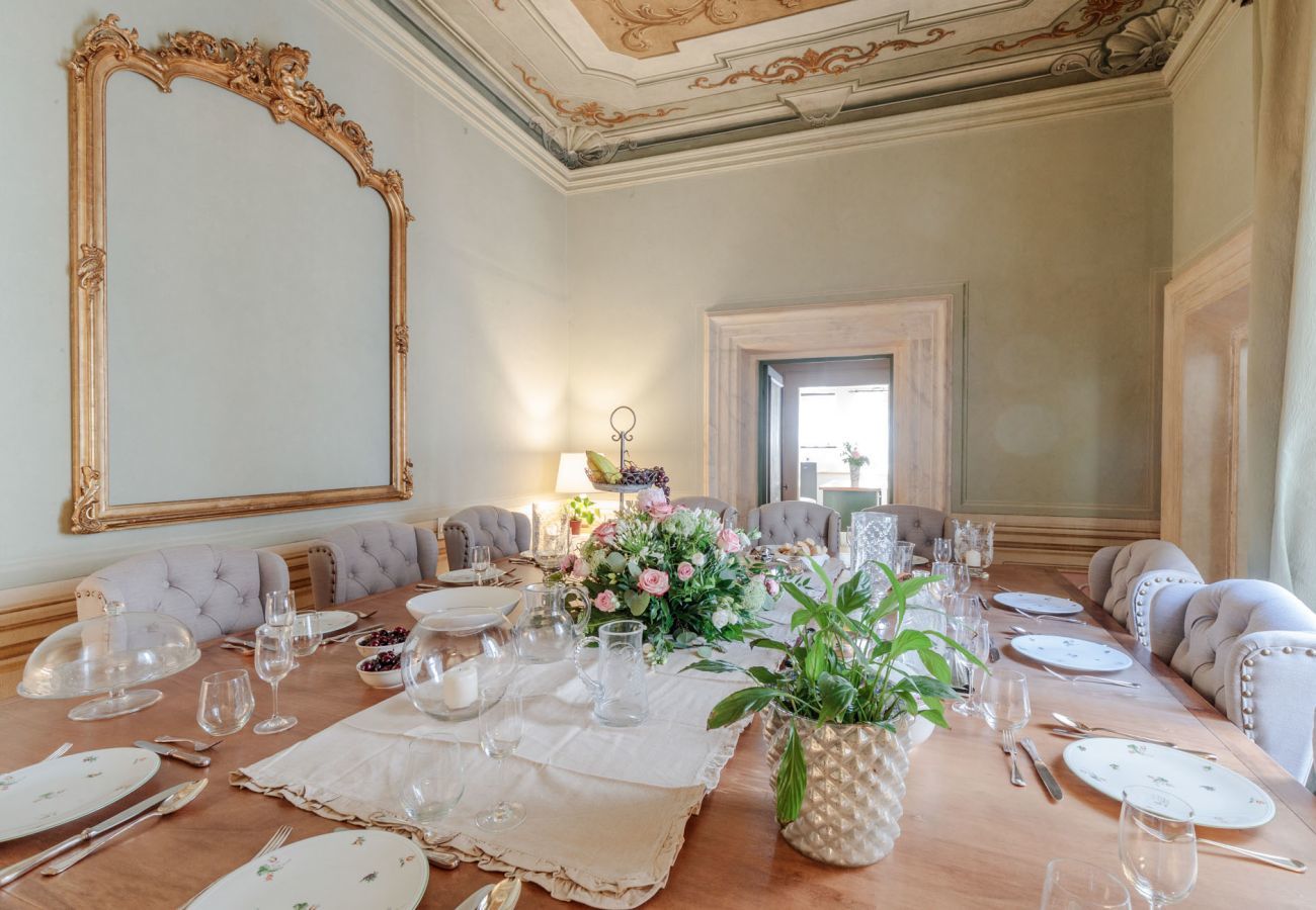 Appartement à Lucques - 8 Bedrooms Historical Masterpiece in the Heart of Lucca