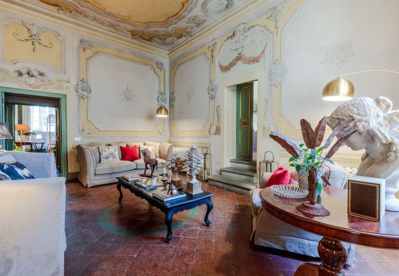 Appartement à Lucques - 8 Bedrooms Historical Masterpiece in the Heart of Lucca