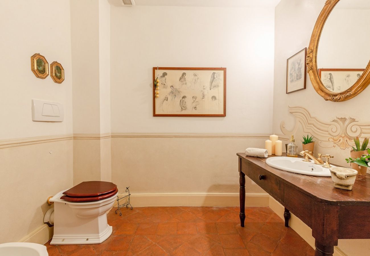 Appartement à Lucques - 8 Bedrooms Historical Masterpiece in the Heart of Lucca