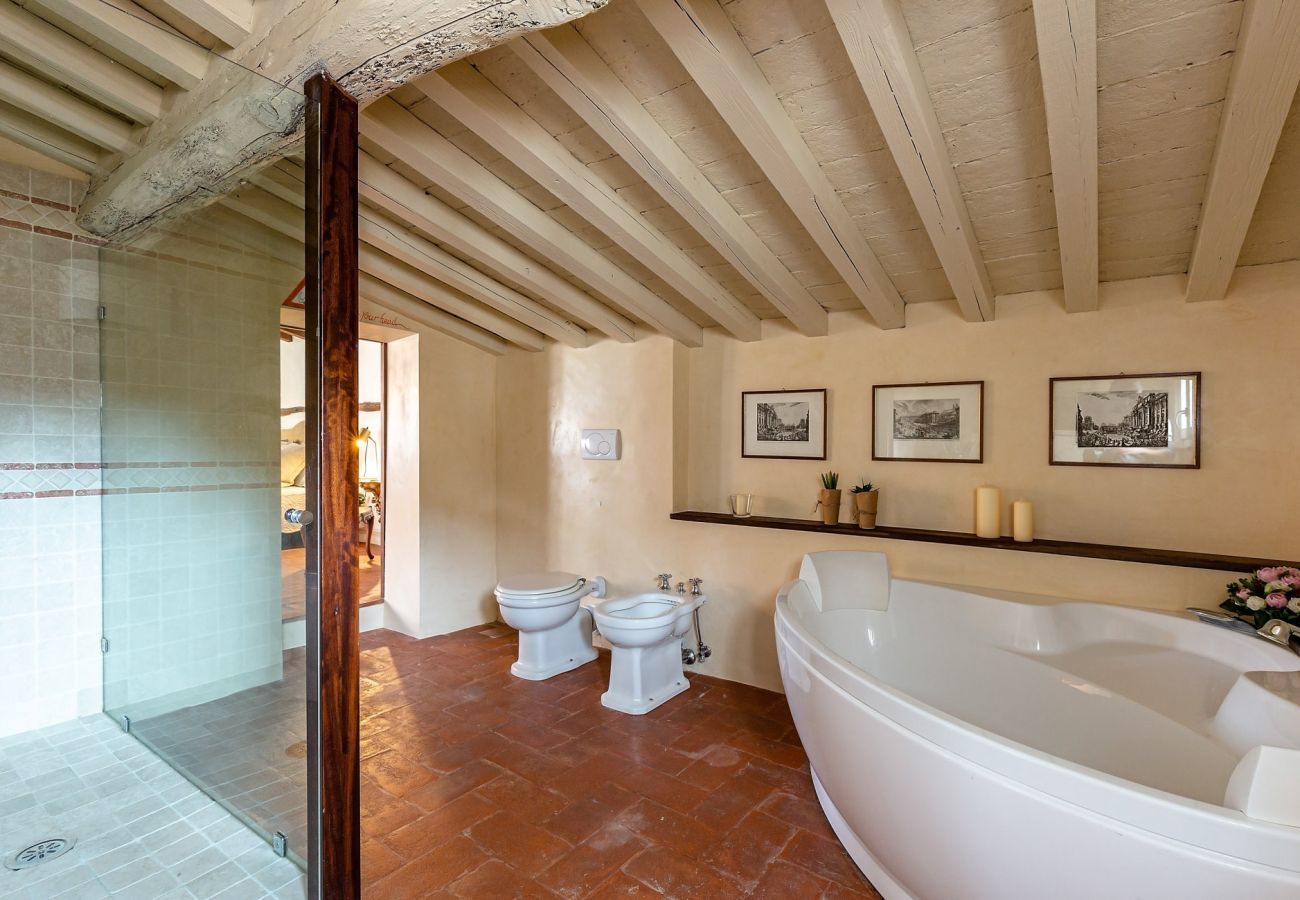 Appartement à Lucques - 8 Bedrooms Historical Masterpiece in the Heart of Lucca