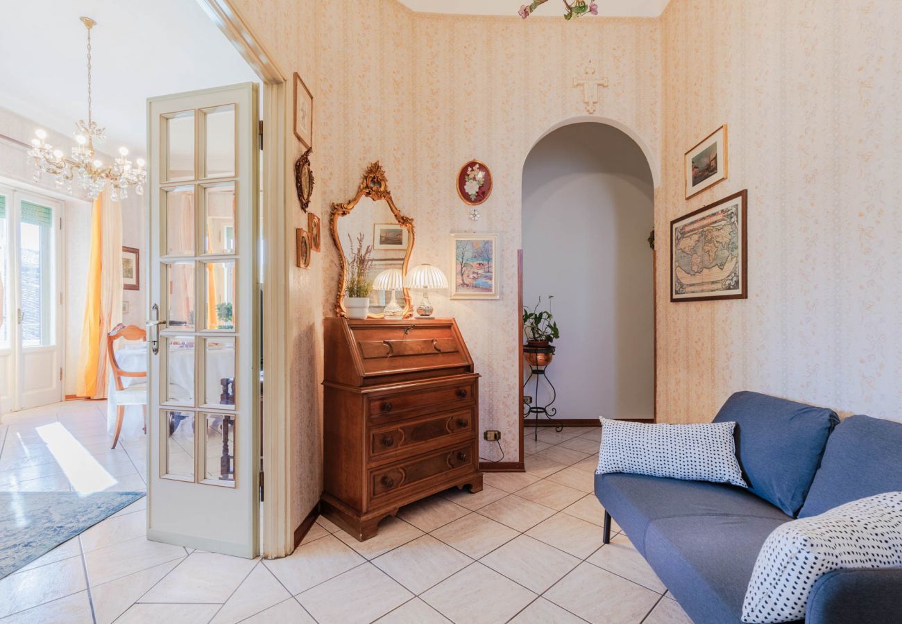 Appartement à Lucques - La Casa In Centro, simple convenient reasonably priced 3 bedrooms apartment with parking inside the walls of Lucca