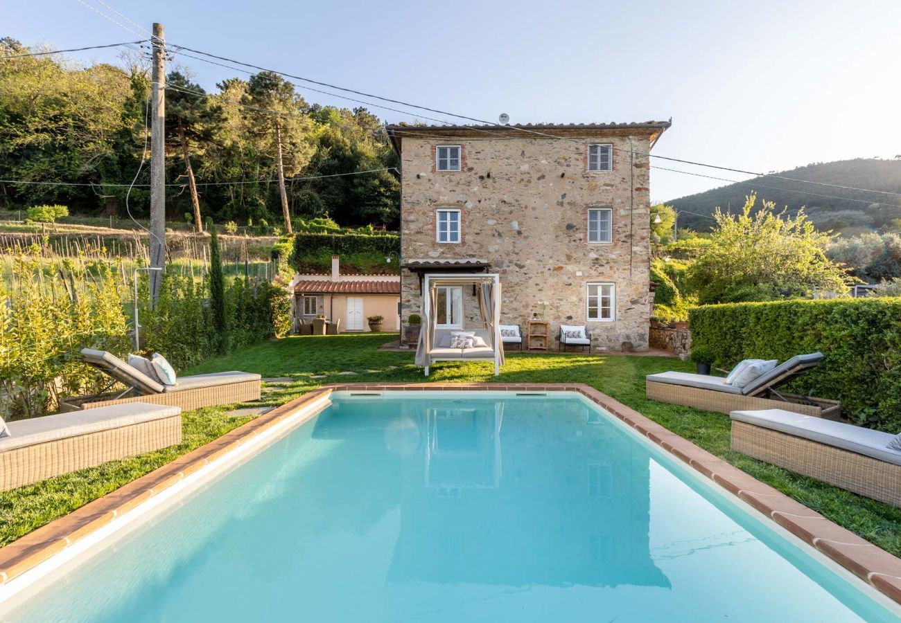 Villa à Pieve di Compito - Villa Aperitivo, Romantic and Panoramic Stone Farmhouse with Private Swimming Pool on the Hills of Lucca close to Lucca, Pisa and the Compitese area