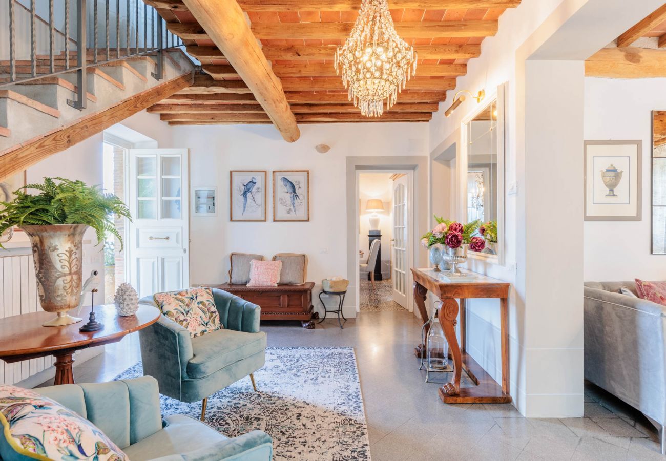 Villa à Pieve di Compito - Villa Aperitivo, Romantic and Panoramic Stone Farmhouse with Private Swimming Pool on the Hills of Lucca close to Lucca, Pisa and the Compitese area