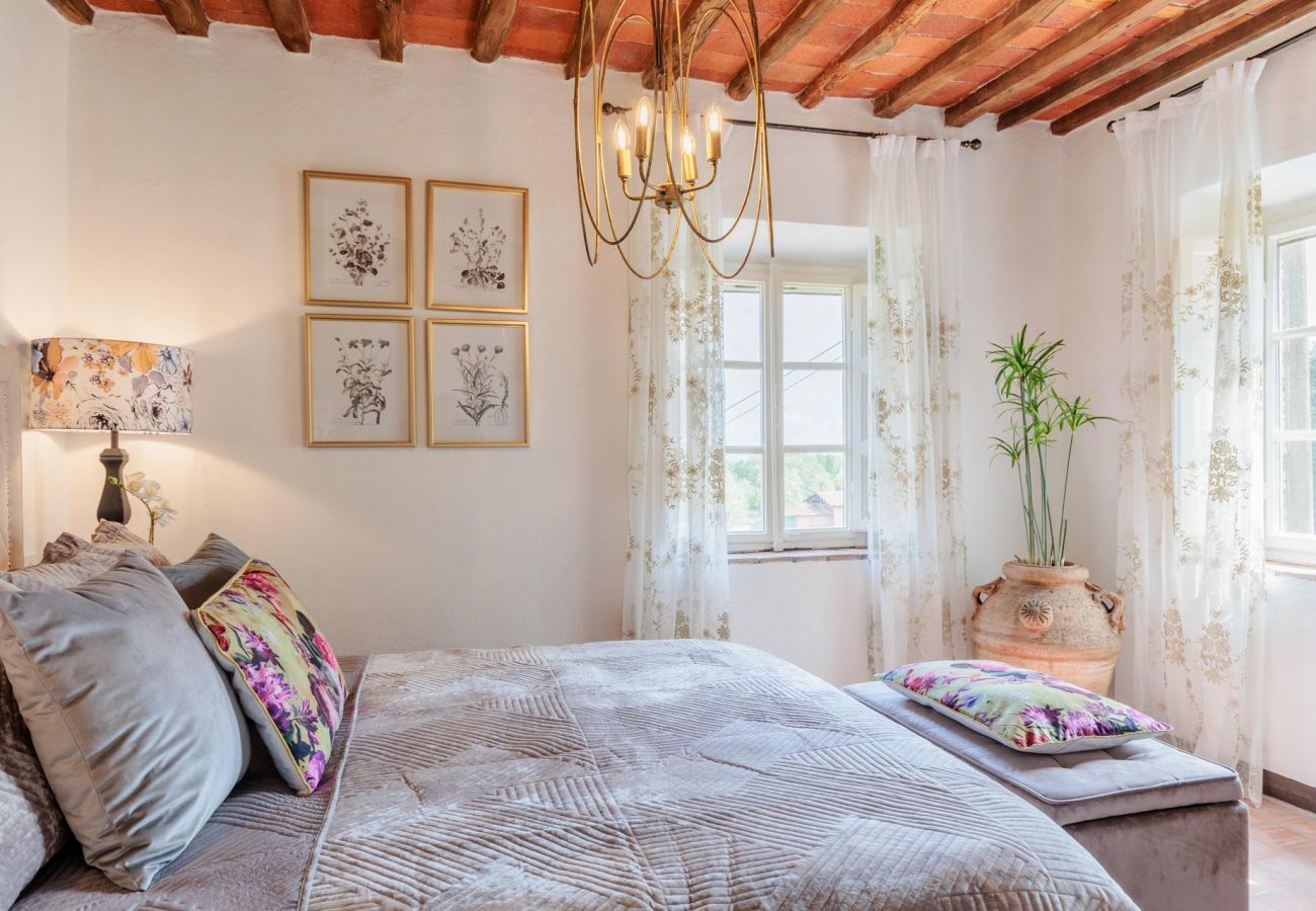 Villa à Pieve di Compito - Villa Aperitivo, Romantic and Panoramic Stone Farmhouse with Private Swimming Pool on the Hills of Lucca close to Lucca, Pisa and the Compitese area