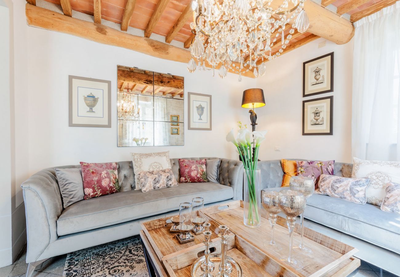 Villa à Pieve di Compito - Villa Aperitivo, Romantic and Panoramic Stone Farmhouse with Private Swimming Pool on the Hills of Lucca close to Lucca, Pisa and the Compitese area