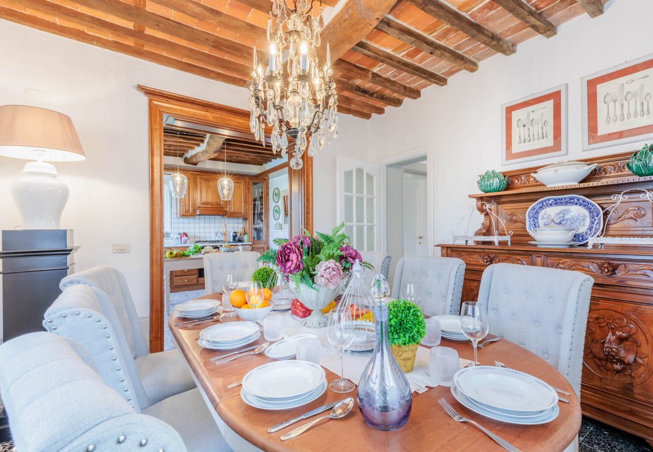 Villa à Pieve di Compito - Villa Aperitivo, Romantic and Panoramic Stone Farmhouse with Private Swimming Pool on the Hills of Lucca close to Lucca, Pisa and the Compitese area