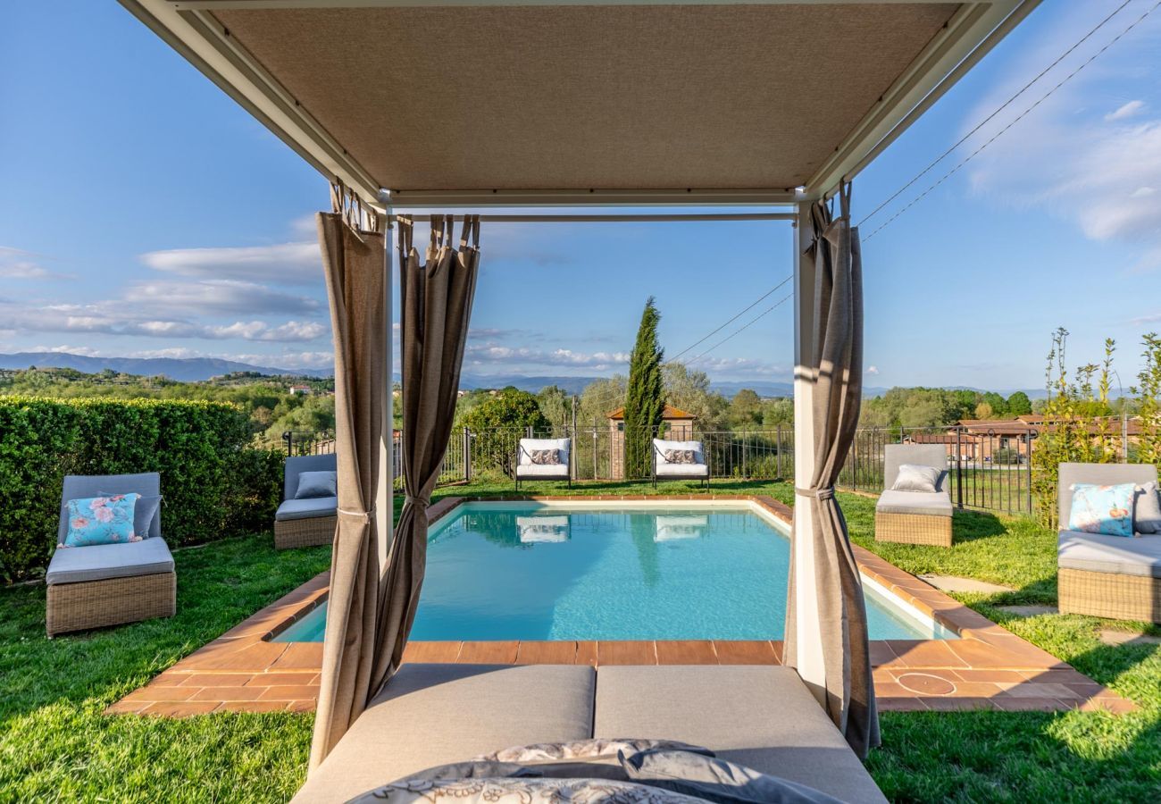 Villa à Pieve di Compito - Villa Aperitivo, Romantic and Panoramic Stone Farmhouse with Private Swimming Pool on the Hills of Lucca close to Lucca, Pisa and the Compitese area