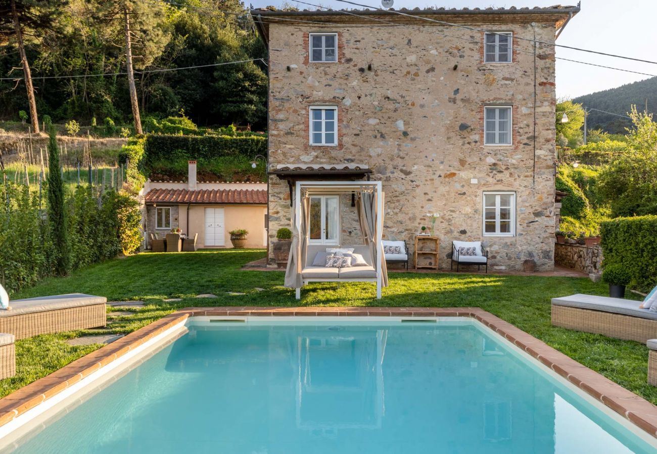 Villa à Pieve di Compito - Villa Aperitivo, Romantic and Panoramic Stone Farmhouse with Private Swimming Pool on the Hills of Lucca close to Lucca, Pisa and the Compitese area