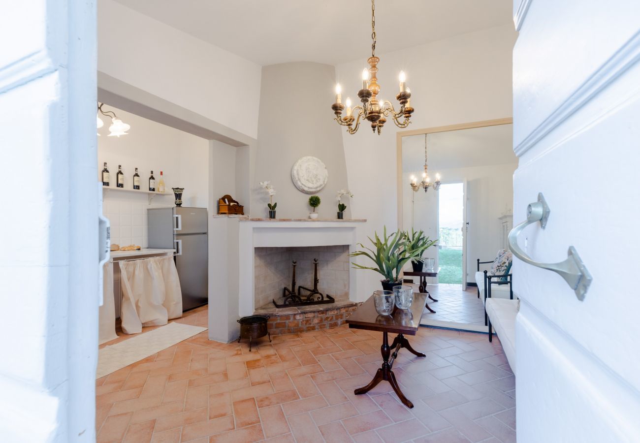 Villa à Pieve di Compito - Villa Aperitivo, Romantic and Panoramic Stone Farmhouse with Private Swimming Pool on the Hills of Lucca close to Lucca, Pisa and the Compitese area