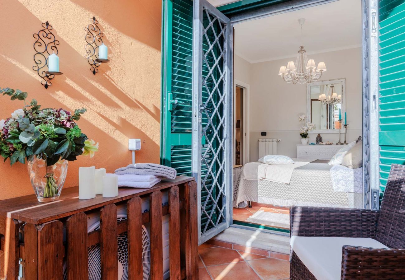 Villa à Torvaianica - A Luxury 2 Bedrooms Villa with Garden and Private Jacuzzi by the beach of Torvaianica and Campo Ascolano