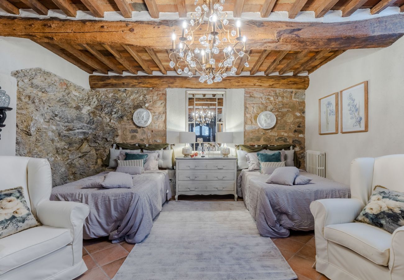 Villa à Lucques - VILLA BORBONE in Pieve Santo Stefano, a Luxury Renaissance Panoramic 9 Bedrooms Retreat Villa with Private Pool 