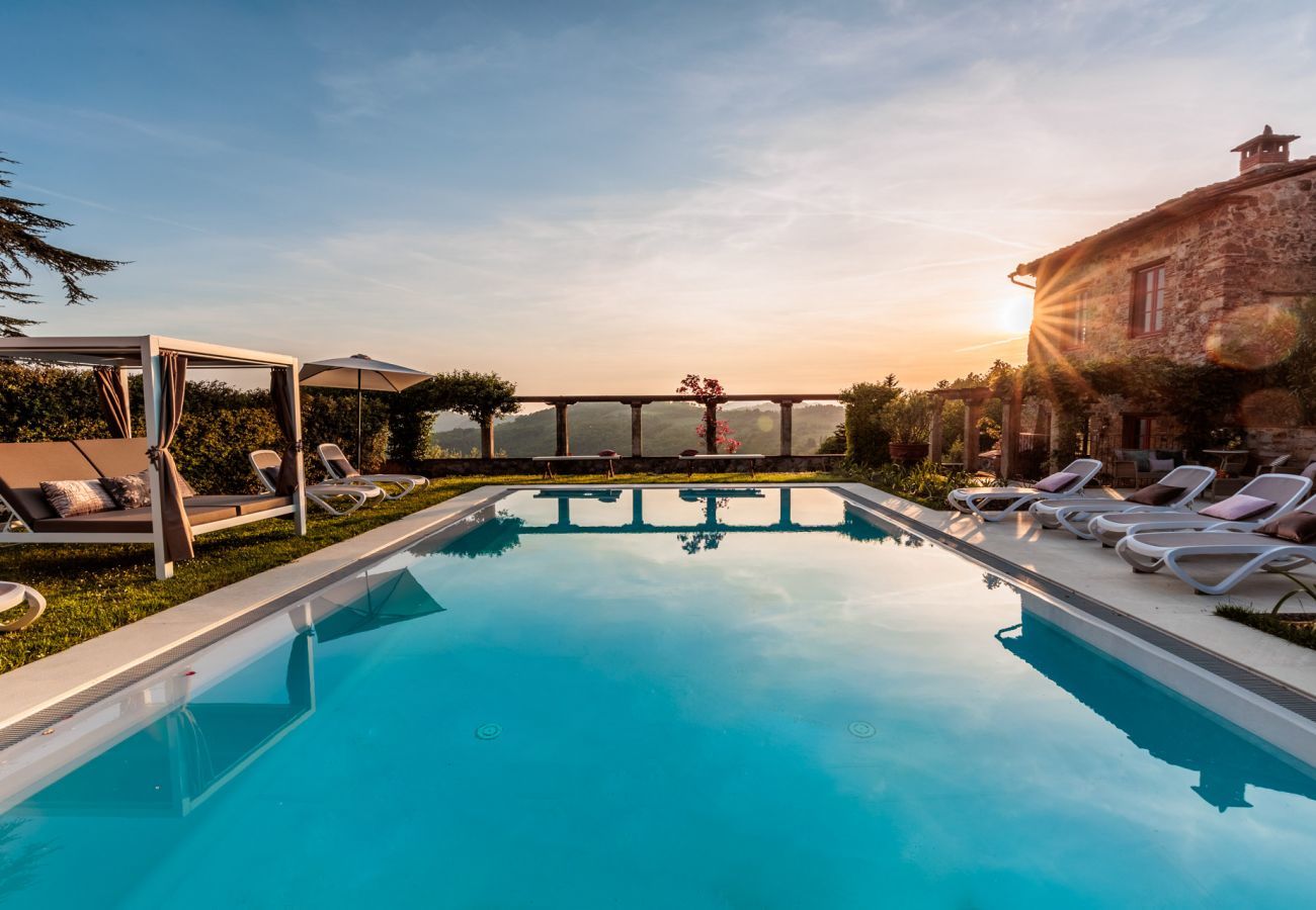 Villa à Lucques - VILLA BORBONE in Pieve Santo Stefano, a Luxury Renaissance Panoramic 9 Bedrooms Retreat Villa with Private Pool 