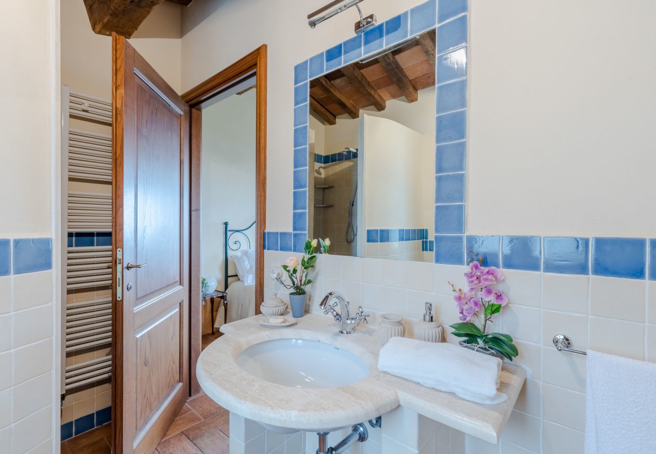 Villa à Lucques - Tuscan Fizz, a traditional Stone Farmhouse with Private Pool and Amazing View among the Vineyards in Lucca