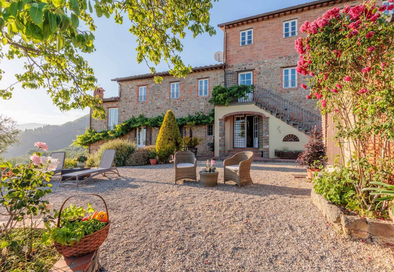 Villa à Lucques - Tuscan Fizz, a traditional Stone Farmhouse with Private Pool and Amazing View among the Vineyards in Lucca