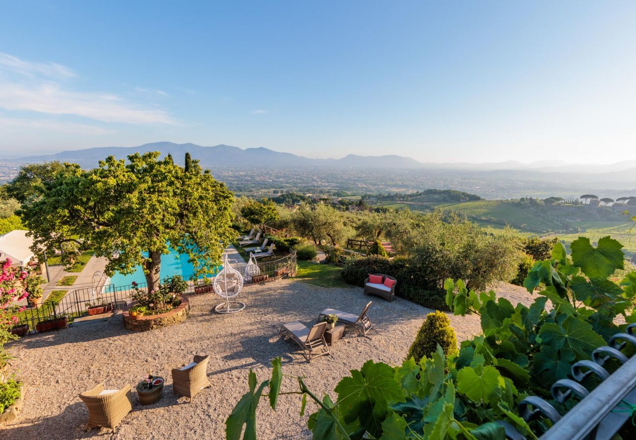 Villa à Lucques - Tuscan Fizz, a traditional Stone Farmhouse with Private Pool and Amazing View among the Vineyards in Lucca