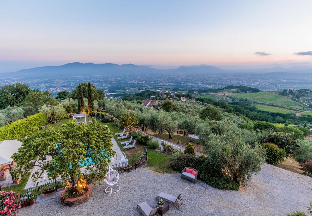 Villa à Lucques - Tuscan Fizz, a traditional Stone Farmhouse with Private Pool and Amazing View among the Vineyards in Lucca